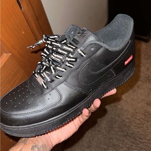 Worn 2 times comes with box and extra shoelaces